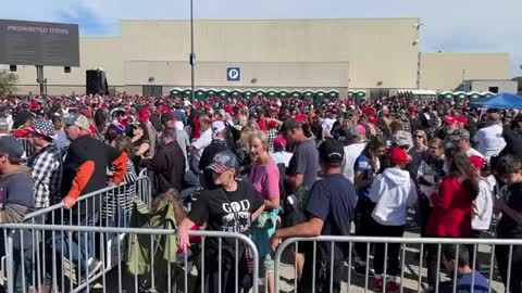 TrumpRally Warren Michigan! Don’t believe the #FakeNews, #MAGA is growing! Stay