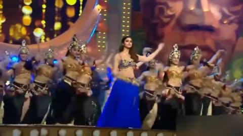 ileana d'cruz _Raske Qamar Song live dance performance, ileana d'cruz latest dance, Bollywood song