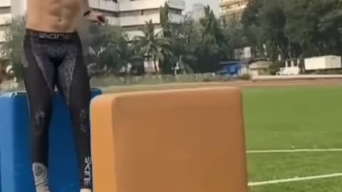 Tiger sharoff stunt training