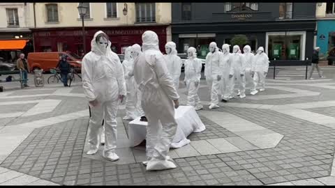 Les Masques Blancs Paris92 Hommages aux victimes de l'injection covid19 le 5 novembre