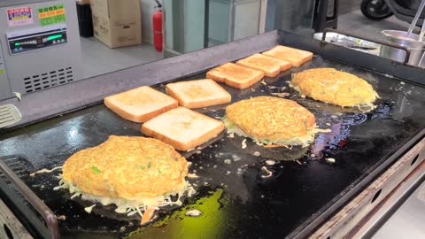 Cost-effective 2,500 won Changdong Station Legend Grandma Toast Korean Street Food