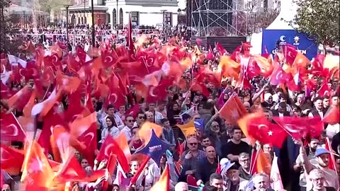 Celebrations as Pro-Kurdish mayor reinstated in Turkey