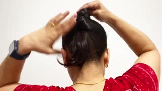 1 min. Bun hairstyle using french bun comb | Quick hairstyle for beginners | Bun hair #hairstyles