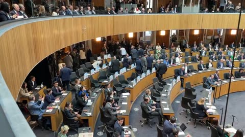 Austrian Parliament members walk out when Volodymyr Zelensky begins speaking