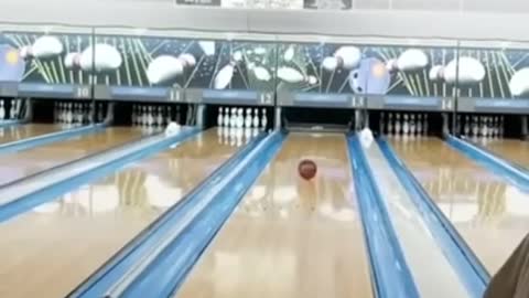 One of the best bowling trick shots you’ll ever see 🤯🔥