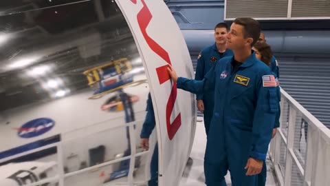 Artimis 2 meet the astronauts who fly around the globe