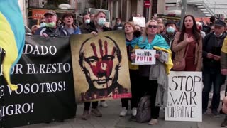 Javier Bardem protests outside Russian embassy