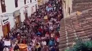 Protesters from Peru drive Peruvian police back in a show of strength