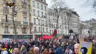 1000s continue to protest in Paris against Macron's pension reform