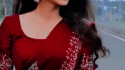 Hot sexy babe sexy looks in saree