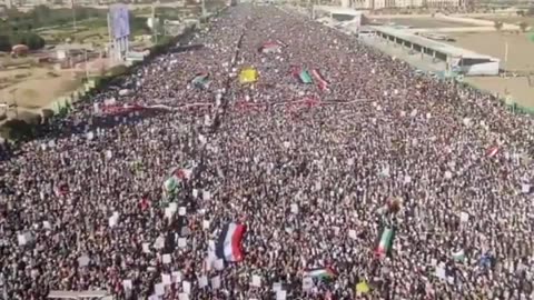 Large protest in Yemen after US/UK airstrikes