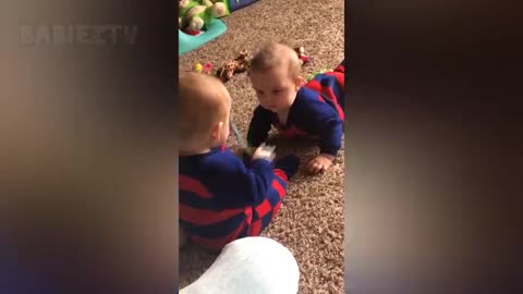 babies funny fight