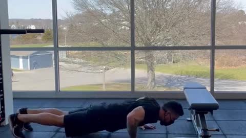 🔥EXPLOSIVE PLYO PUSH UPS VARIATIONS🔥 4 explosive plyo push up variations for you guys to try