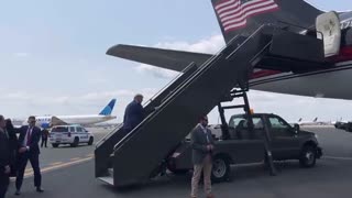 Trump arrives at his plane