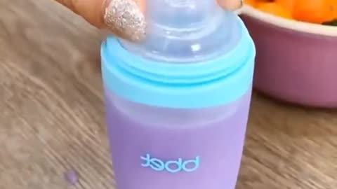 Baby suction bottle