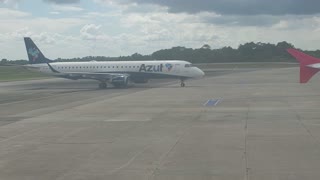 Chegada do Embraer 195 PR-AUI à Manaus vindo de Parintins