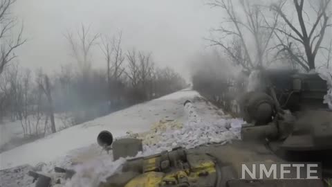 An AFU tank fires from first person in the area of Svatovo.