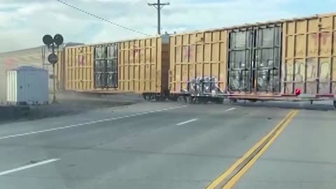 Video captures moment another train derails in Ohio