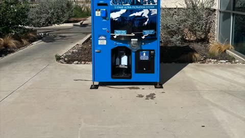 2023 Everest Ice VX4 Bagged Ice and Filtered Water Vending Machine For Sale in Texas
