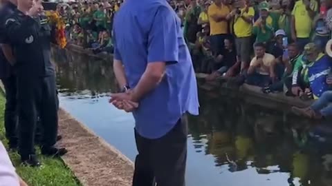 ÍNTEGRA DO PRONUNCIAMENTO DO PRESIDENTE BOLSONARO Á POPULAÇÃO, EM FRENTE AO PALÁCIO DA ALVORADA