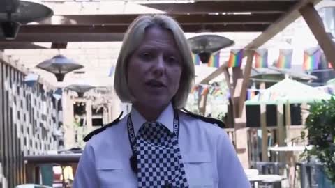 UK: IF YOU WANT TO KNOW THE PROBLEM WITH THE POLICE 'SERVICE' IN THE UK, LISTEN TO THIS DUNCE