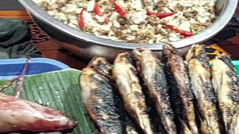 Philippine Street Food. Fish. Squid. Seafood 🐟 🐙 🔥 😋 #streetfood #seafood #fish #food #cooking