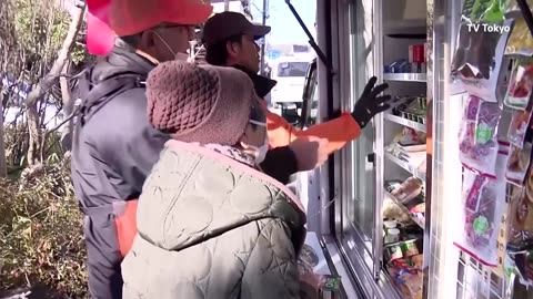 Japan quake: Grocery truck delivers necessities