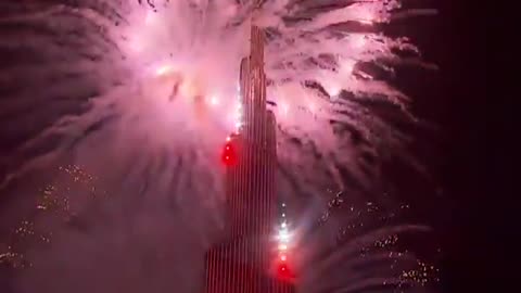 Arab Emirates counts down to the new year and welcomes 2021 with a dramatic fireworks.
