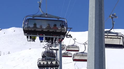 CABLE CAR AND SNOW