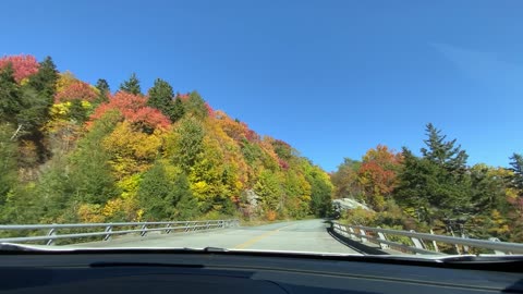 NW NC at The Treehouse 🌳 Blue Ridge Parkway / Lin Cove Viaduct / Dashcam 🚘