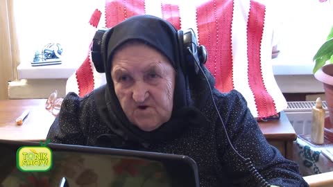 Funny Grandma playing video games - World Of Warcraft