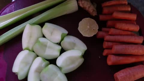 APPLE CARROT GINGER SHOTS