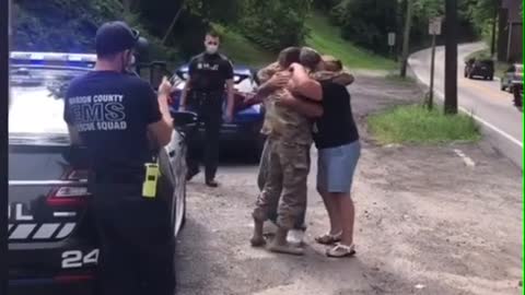 Military son's surprise for his parents