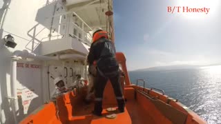 Práctica de rescate con bote salvavidas