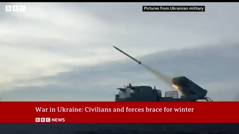 Russia intensifies bombardment of Ukrainian cities as residents flee - BBC News