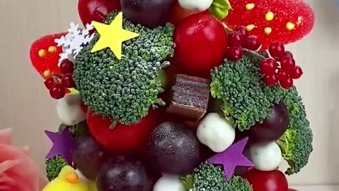 Christmas tree of fruits and veg