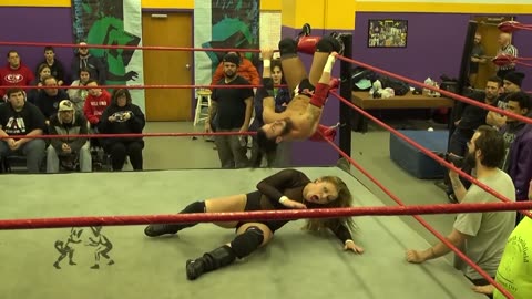 [Free Match] Kimber Lee vs. JT Dunn 3 OUT OF 5 FALLS - Beyond Wrestling (Mixed, Intergender)