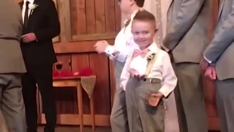 Kids add some comedy in the wedding