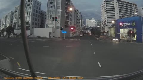 DD Cyclists are above the law and very lucky, Dashcam from my truck