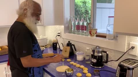 Watch Sadhguru cooking as the Master turns Master-Chef