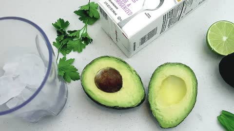 How to Make an Avocado Smoothie