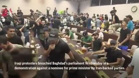 Iraqi protesters occupy Parliament in Baghdad