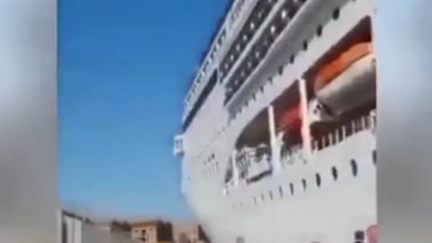 TERRIBLE ACCIDENT OF GIGANTIC SHIPS.