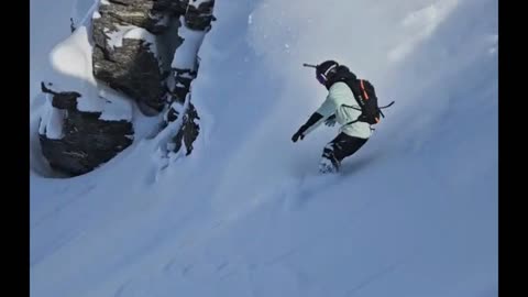 Close call avalanche in Sudtiroler Alps during snowboard descent