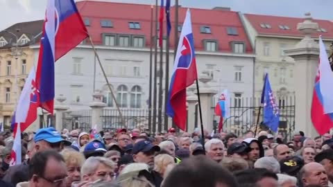 Protesters in Slovakia came out with slogans in support of Russia.