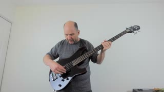 Bass technique - staccato synth like tones with your fingers - Ibanez RB760 with Boss GT-10B