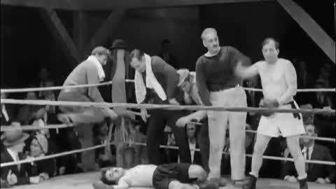 ||Charlie Chaplin boxing funny clips||