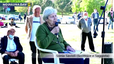 La scrittrice Sonia Savioli spiega i piani del Word Economic Forum
