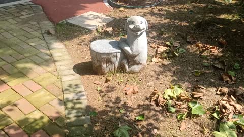 Dog and pig stool statue, so creative!