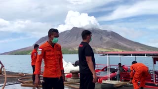 Ash continues to spew from Indonesian volcano